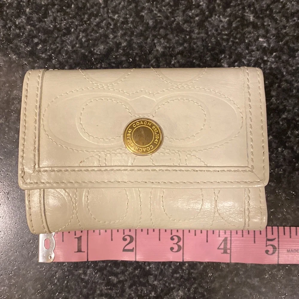 COACH mini tri-fold leather wallet. - Picture 10 of 11